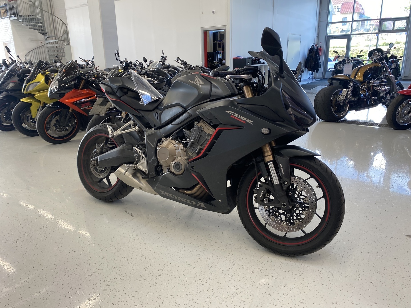 Honda - CBR - 650 R // Juuri saapunut / Suomi Pyörä / Huoltokirja // - Moottoripyörä