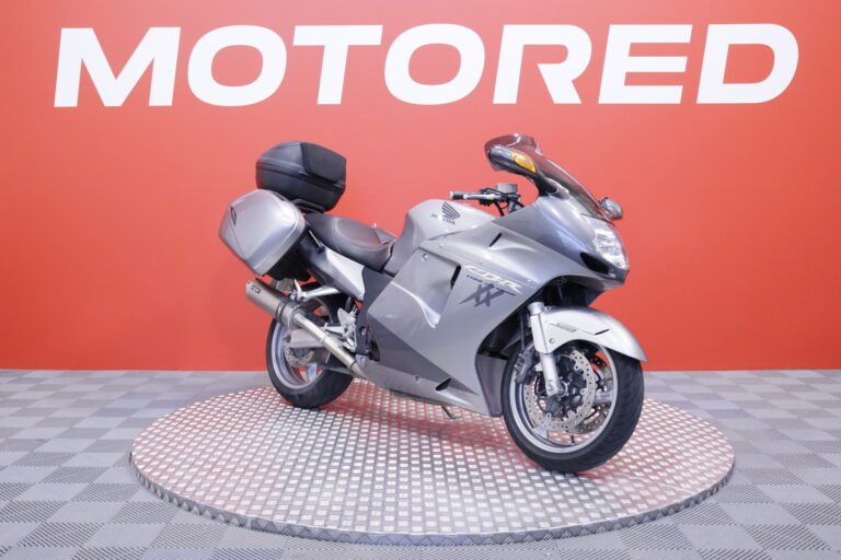 Honda - CBR - 1100 XX Super Blackbird // 2.Omisteinen Suomi-Pyörä / Huoltokirja / 3x laukut / Putkisto // - Moottoripyörä