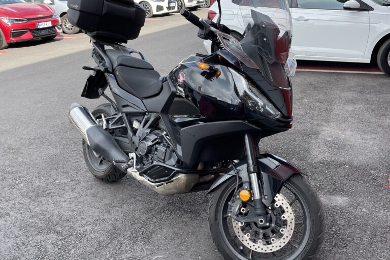 Honda - NT - 1100 DCT // Juuri saapunut / 3x laukut / Kaatumaraudat // - Moottoripyörä