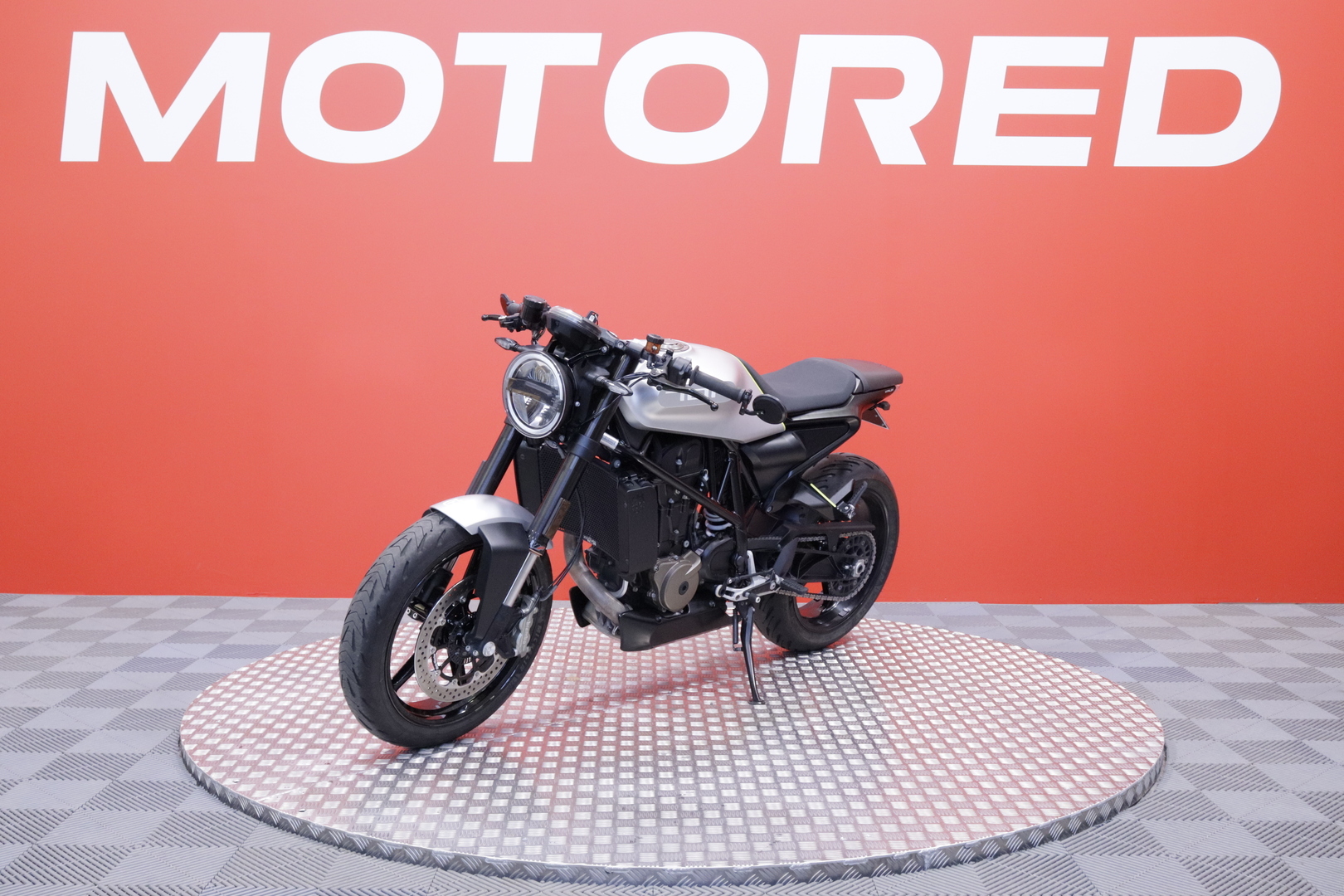 Husqvarna - VITPILEN - 701 // Huoltokirja / TC / ABS // - Moottoripyörä