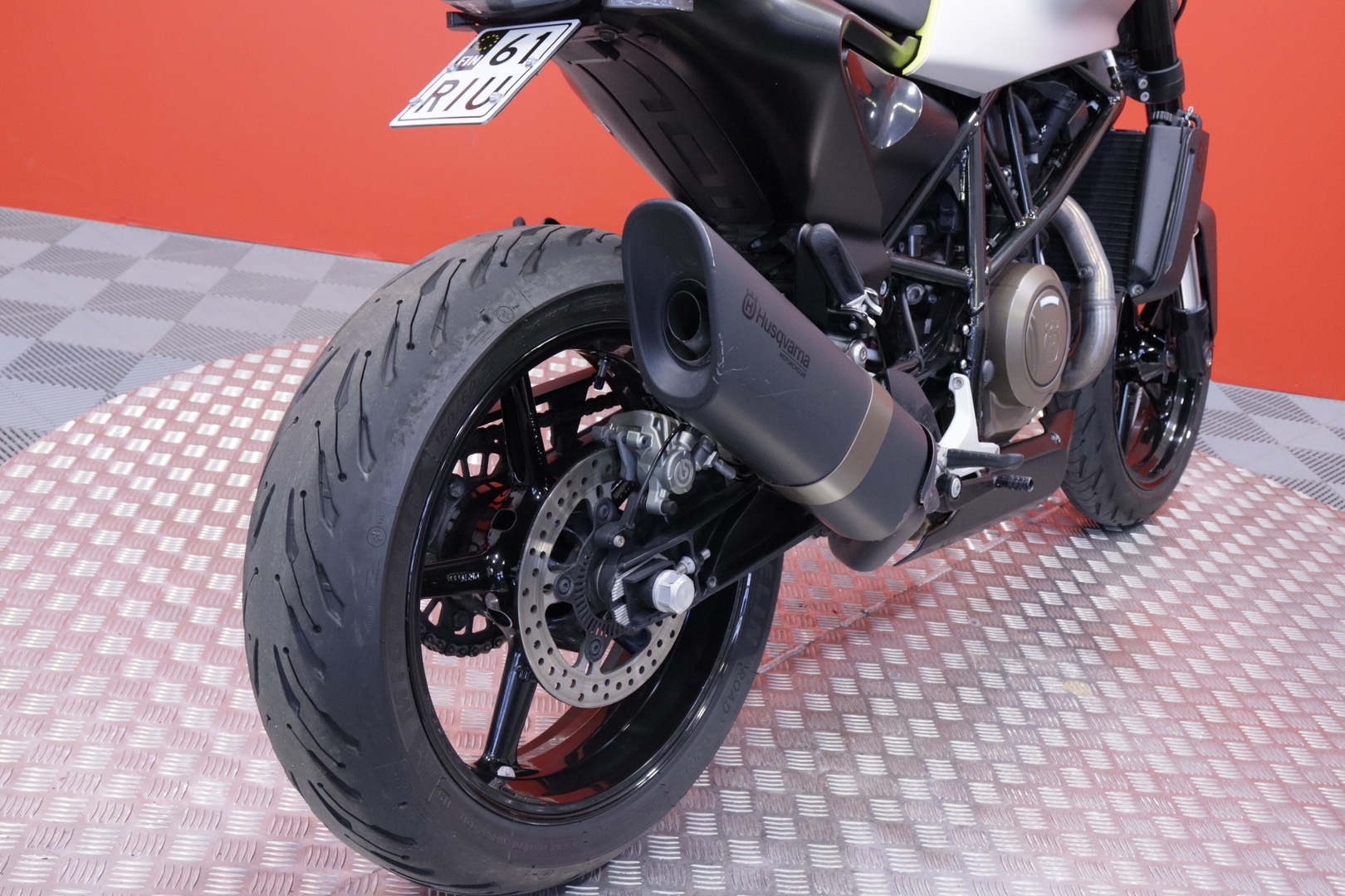 Husqvarna - VITPILEN - 701 // Huoltokirja / TC / ABS // - Moottoripyörä