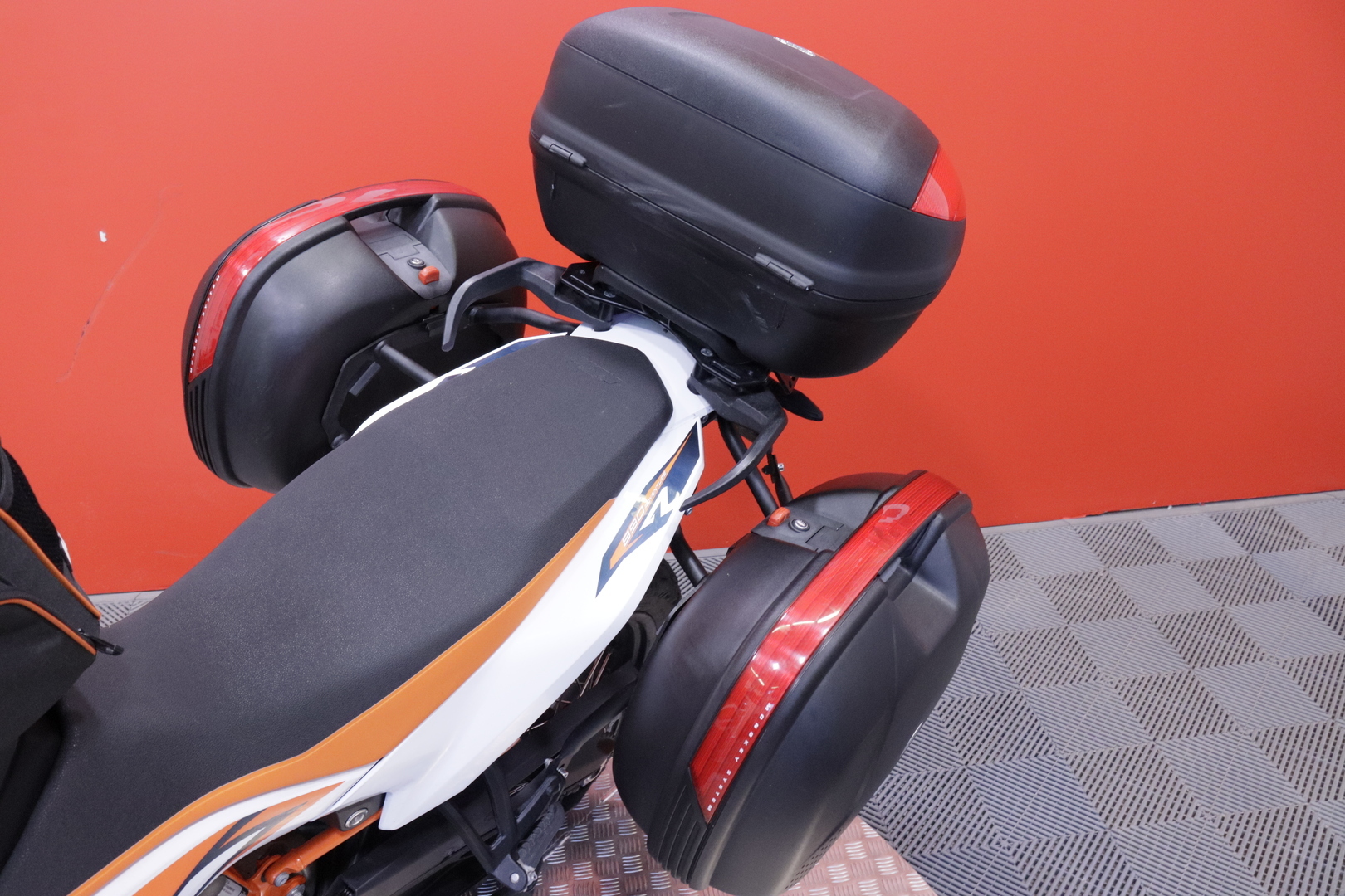 KTM - 890 - Adventure R // Suomi-pyörä / Merkkihuollettu / Shifter / Vakkari / 4x Laukut // - Moottoripyörä