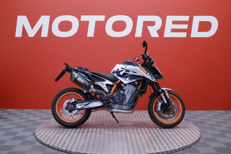 KTM - 890 - Duke R // Suomi-pyörä / SC-Project / Huoltokirja / Ducktail / Kaatumatapit // - Moottoripyörä