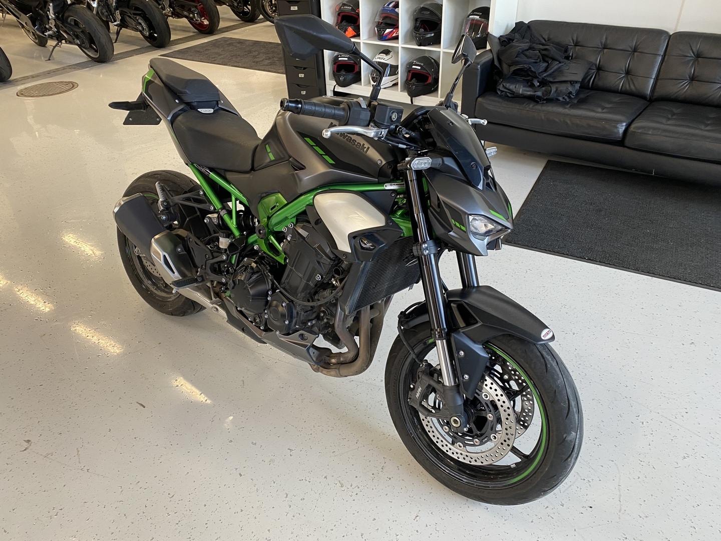 Kawasaki - Z - 900 // Juuri saapunut! / Suomi-pyörä / Huoltokirja / Ajomodet / KQS // - Moottoripyörä