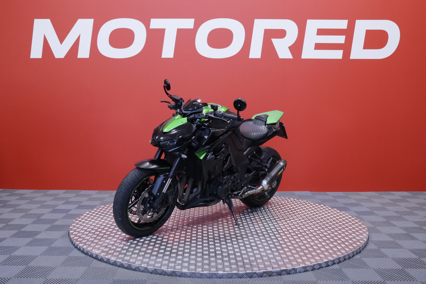 Kawasaki - Z - 1000 // Akrapovic putkisto / Huoltokirja // - Moottoripyörä