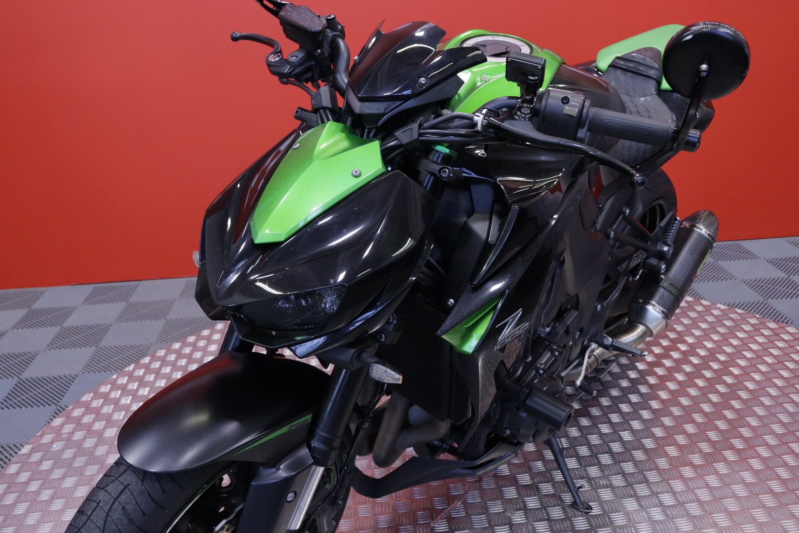 Kawasaki - Z - 1000 // Akrapovic putkisto / Huoltokirja // - Moottoripyörä