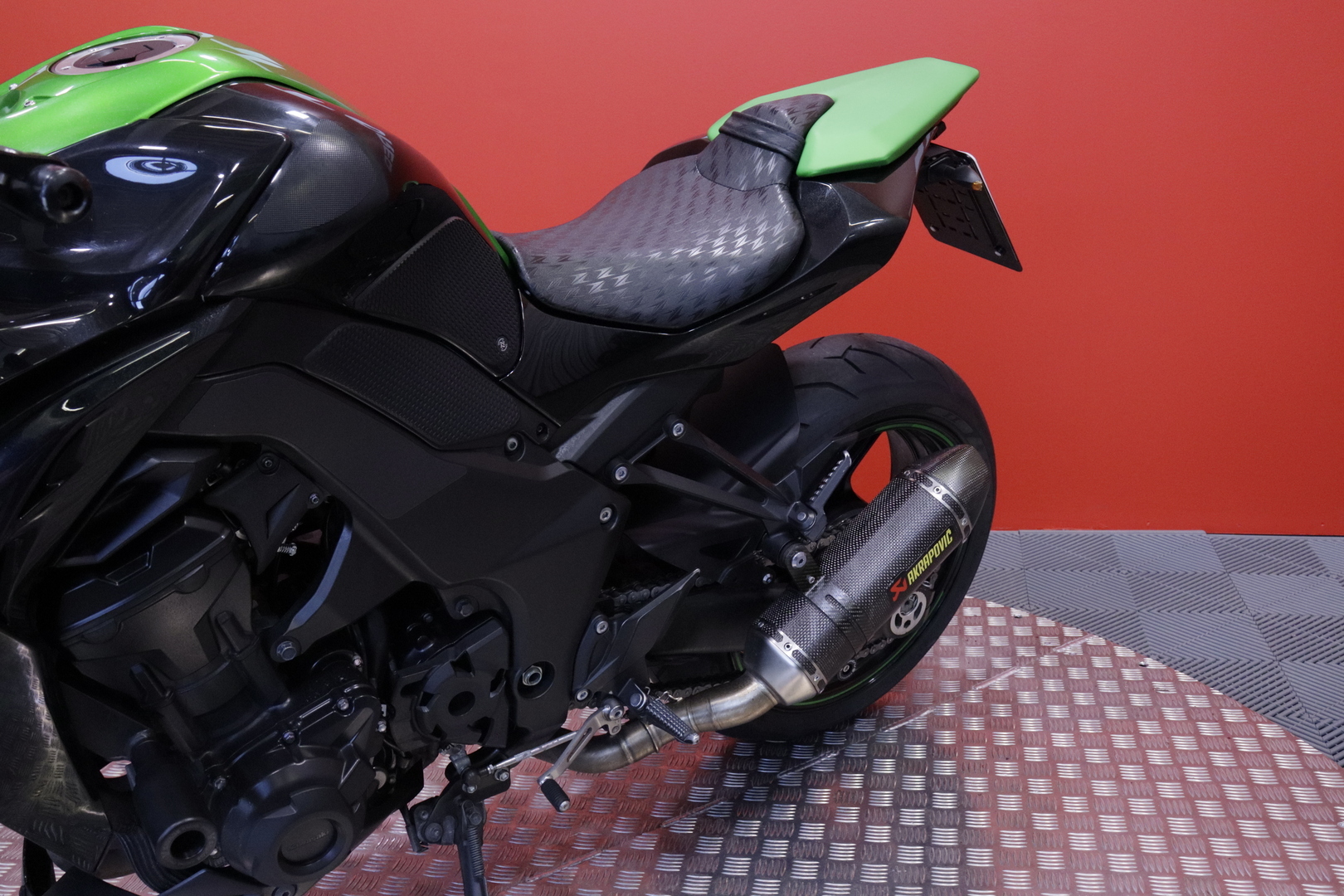 Kawasaki - Z - 1000 // Akrapovic putkisto / Huoltokirja // - Moottoripyörä