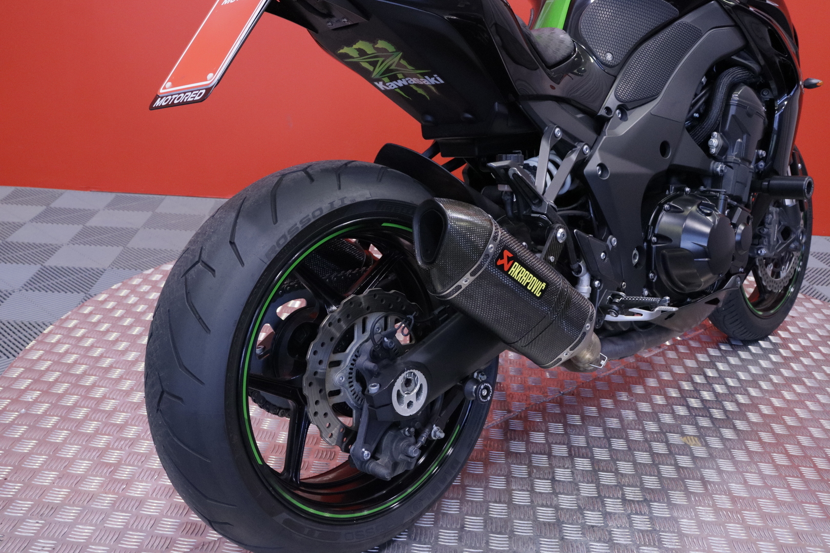 Kawasaki - Z - 1000 // Akrapovic putkisto / Huoltokirja // - Moottoripyörä