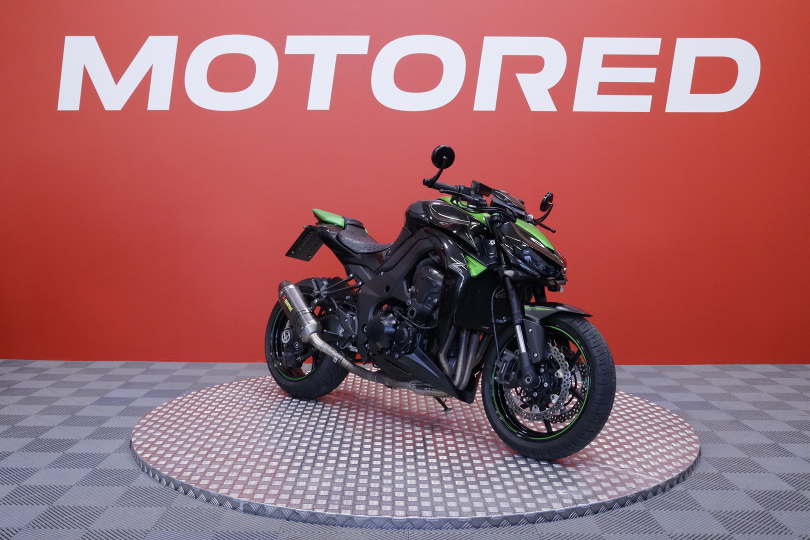 Kawasaki - Z - 1000 // Akrapovic putkisto / Huoltokirja // - Moottoripyörä