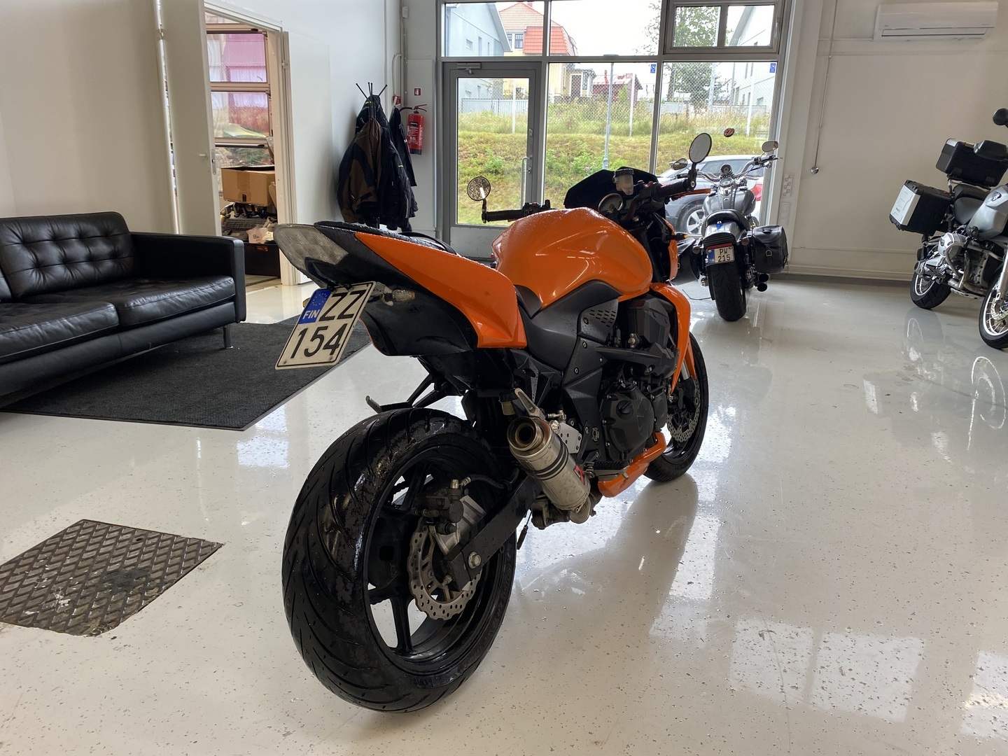 Kawasaki - Z - 750 // Suomi-pyörä / Huoltokirja / Dominator // - Moottoripyörä