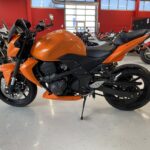 Kawasaki - Z - 750 // Suomi-pyörä / Huoltokirja / Dominator // - Moottoripyörä