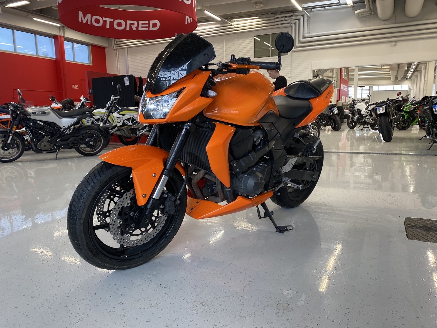 Kawasaki - Z - 750 // Suomi-pyörä / Huoltokirja / Dominator // - Moottoripyörä