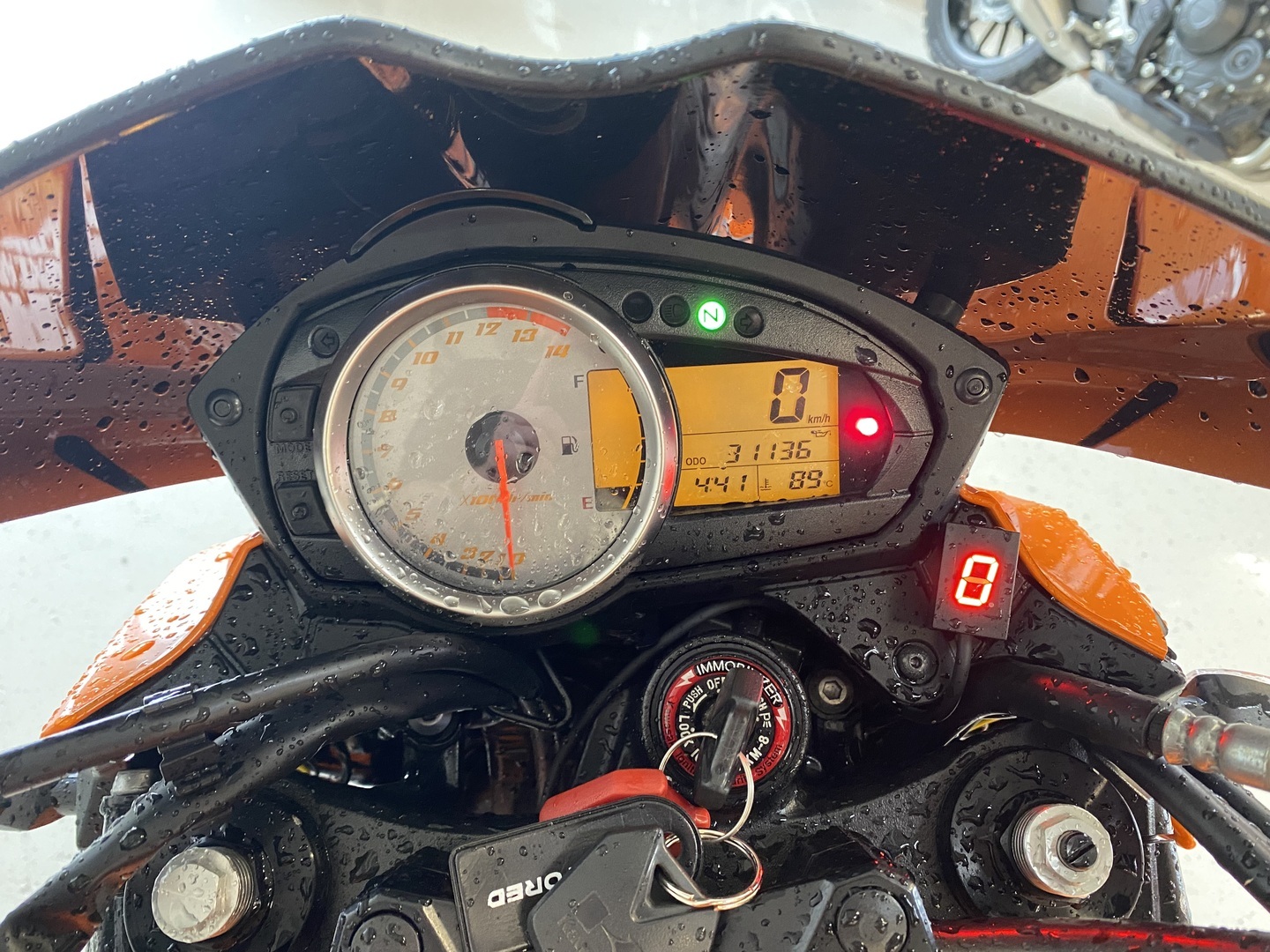 Kawasaki - Z - 750 // Suomi-pyörä / Huoltokirja / Dominator // - Moottoripyörä