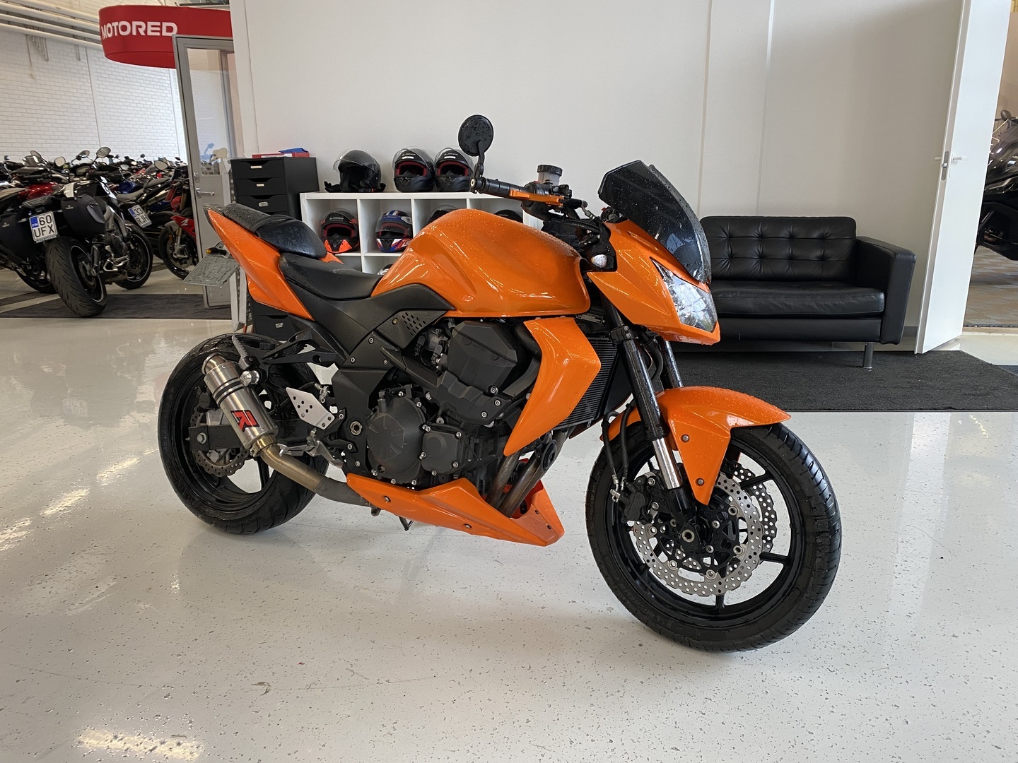 Kawasaki - Z - 750 // Suomi-pyörä / Huoltokirja / Dominator // - Moottoripyörä