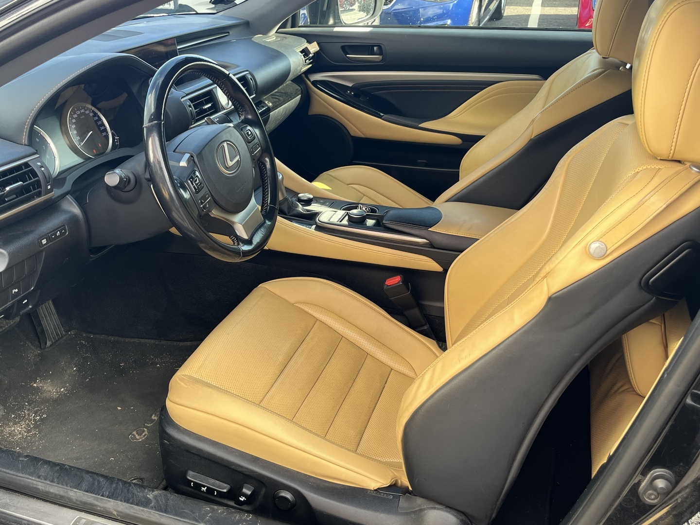 Lexus - RC - 300h Hybrid A Executive - Coupe
