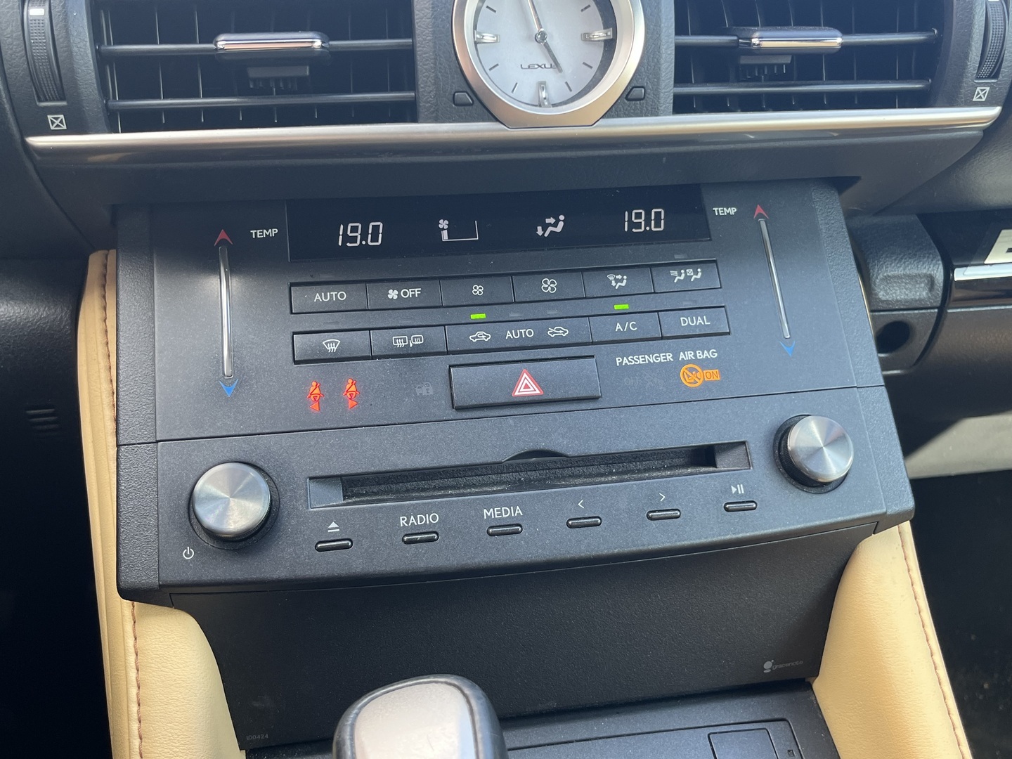 Lexus - RC - 300h Hybrid A Executive - Coupe