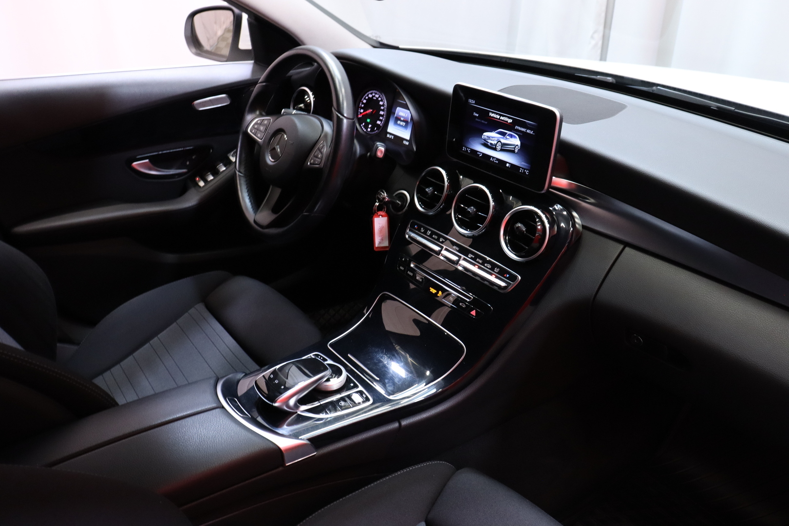 Mercedes-Benz - C - 200 BlueTec T A Premium Business // Suomi-auto / ILS-Led / Sporttipenkit / Vetokoukku - Farmari