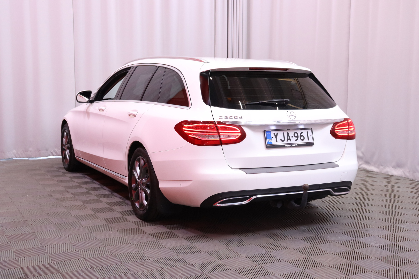 Mercedes-Benz - C - 200 BlueTec T A Premium Business // Suomi-auto / ILS-Led / Sporttipenkit / Vetokoukku - Farmari