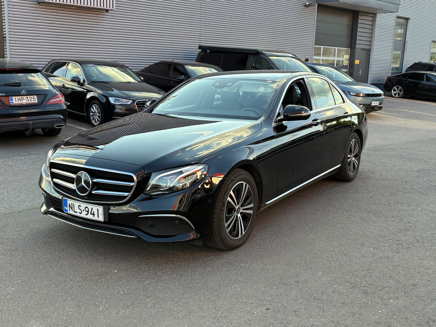 Mercedes-Benz - E - 220 d 4Matic A Business Avantgarde - Sedan