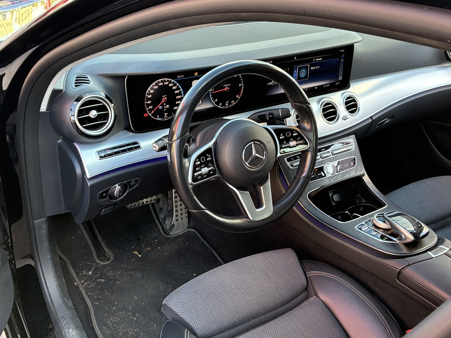 Mercedes-Benz - E - 220 d 4Matic A Business Avantgarde - Sedan