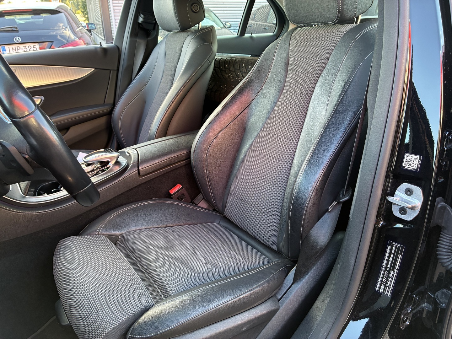 Mercedes-Benz - E - 220 d 4Matic A Business Avantgarde - Sedan