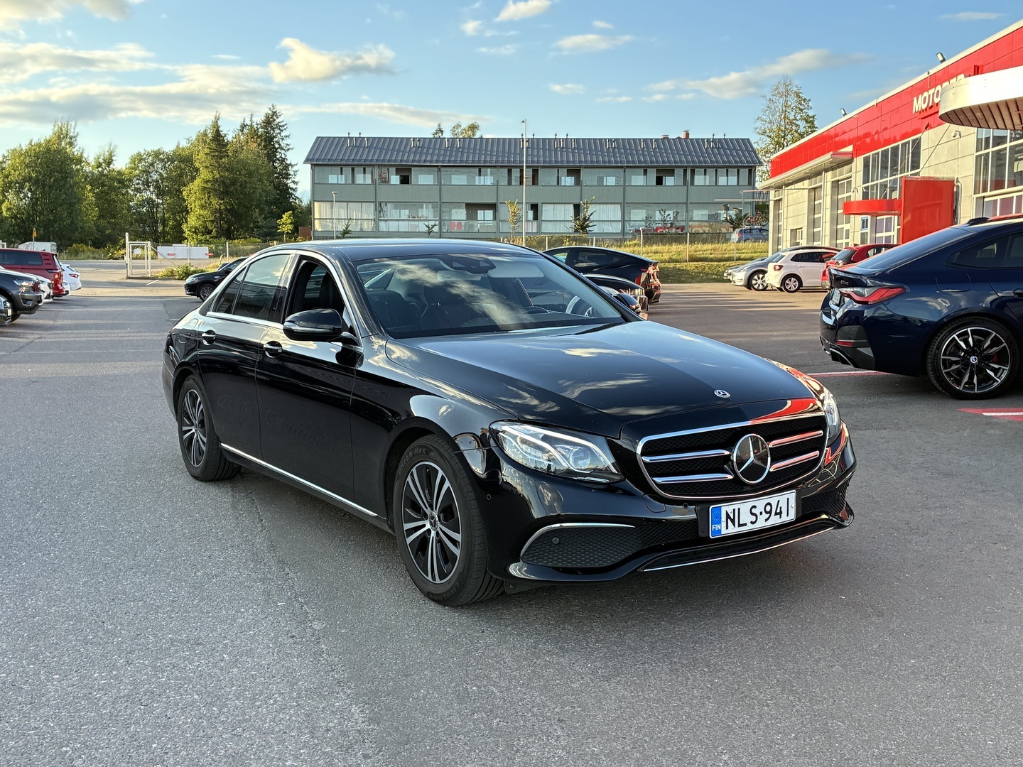 Mercedes-Benz - E - 220 d 4Matic A Business Avantgarde - Sedan