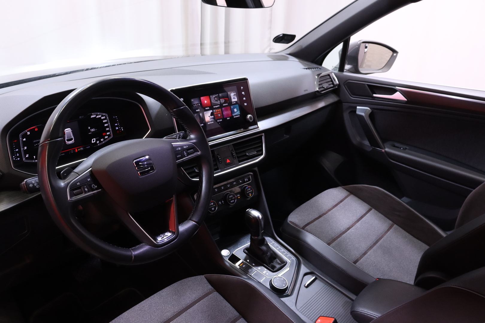 Seat - Tarraco - 2,0 TDI 150 4DRIVE Xcellence Premium DSG - Maastoauto