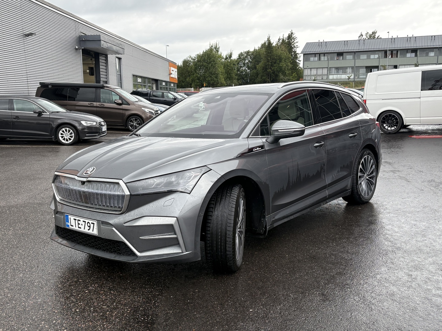 Skoda - Enyaq - 85x 4x4 L&K BusinessLine - Maastoauto