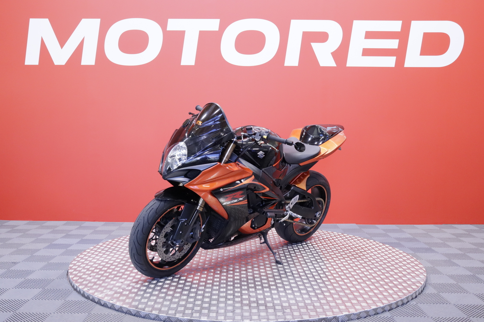 Suzuki - GSX-R - 1000 // Yoshimura / Huoltokirja / Suomi-Pyörä / Fat Bar / Kaatumaraudat // - Moottoripyörä