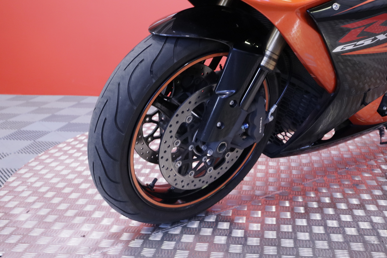 Suzuki - GSX-R - 1000 // Yoshimura / Huoltokirja / Suomi-Pyörä / Fat Bar / Kaatumaraudat // - Moottoripyörä