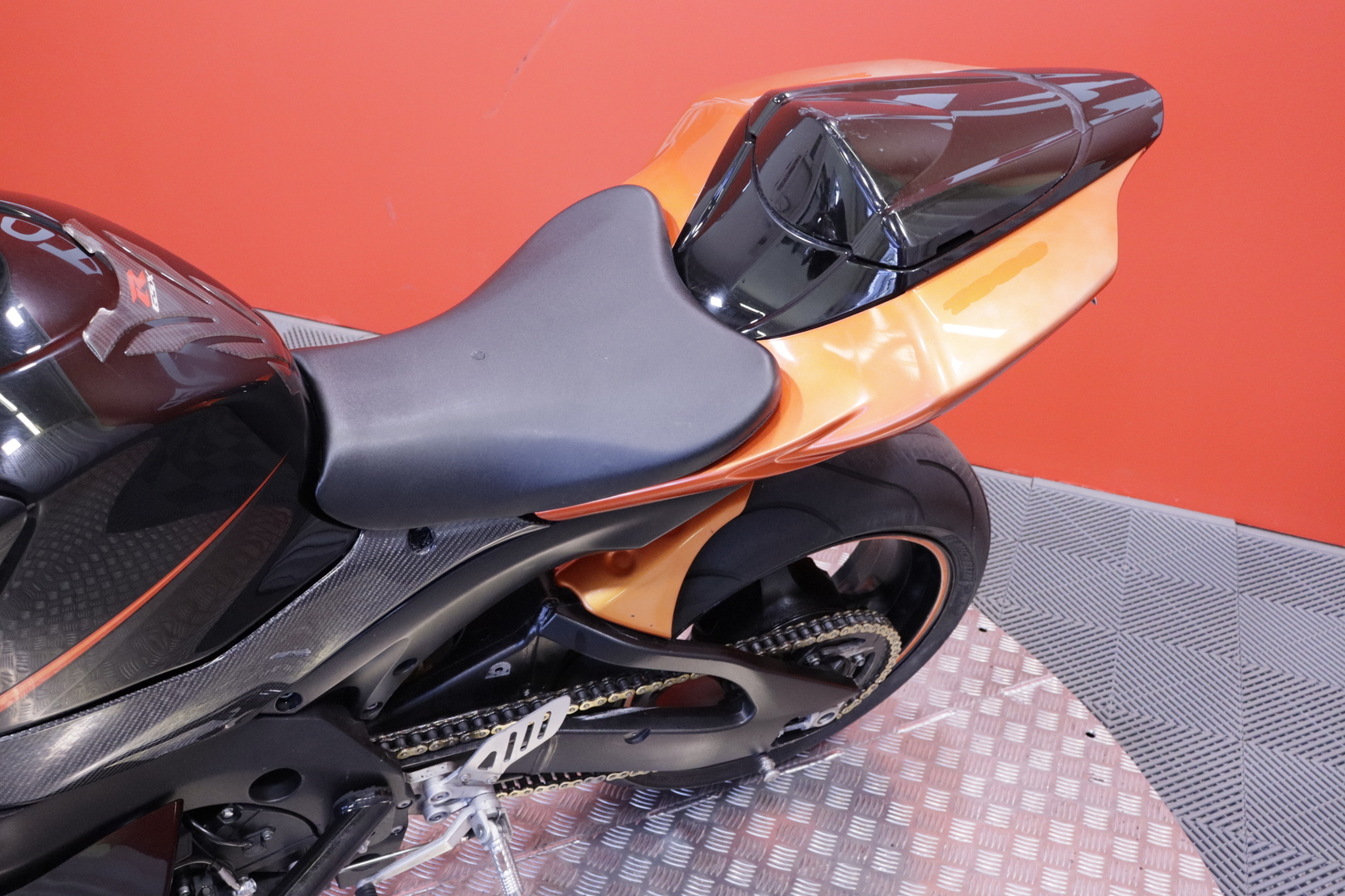 Suzuki - GSX-R - 1000 // Yoshimura / Huoltokirja / Suomi-Pyörä / Fat Bar / Kaatumaraudat // - Moottoripyörä