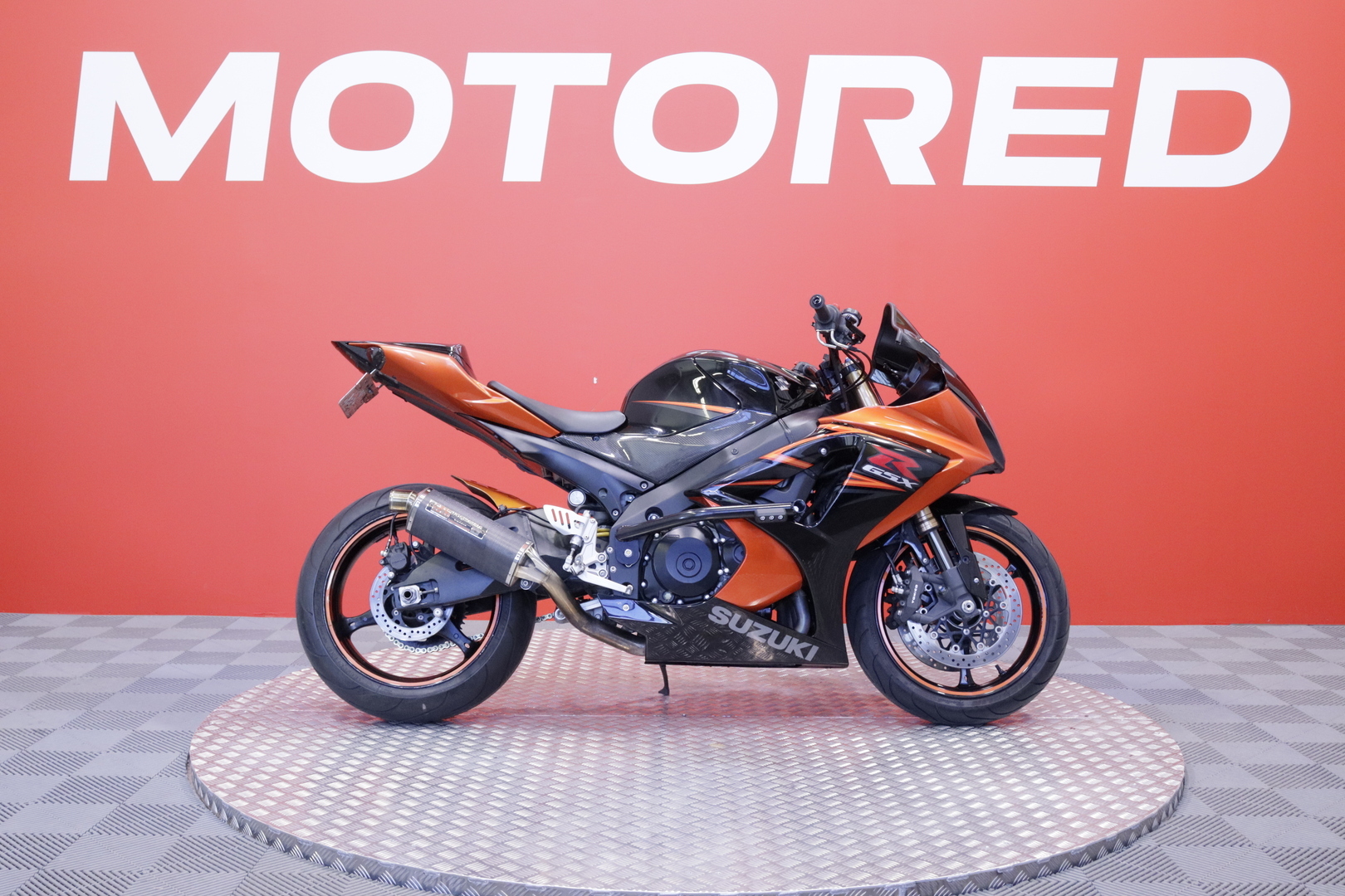 Suzuki - GSX-R - 1000 // Yoshimura / Huoltokirja / Suomi-Pyörä / Fat Bar / Kaatumaraudat // - Moottoripyörä