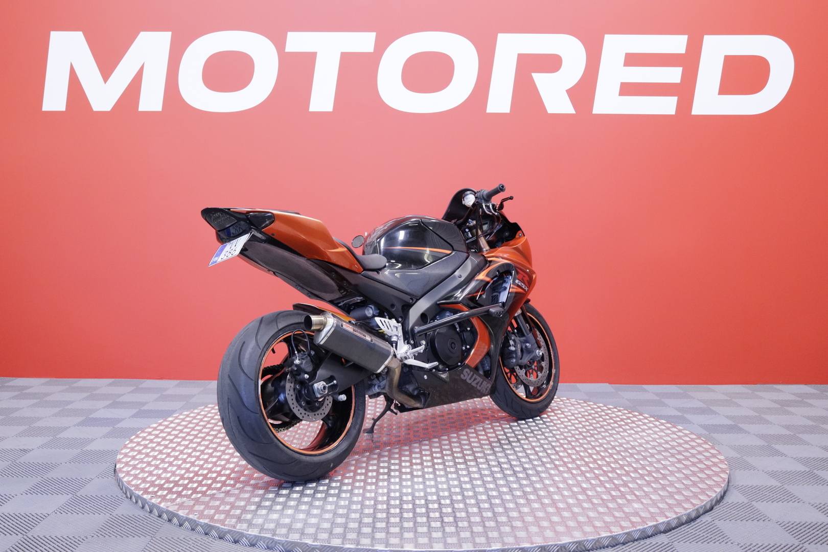 Suzuki - GSX-R - 1000 // Yoshimura / Huoltokirja / Suomi-Pyörä / Fat Bar / Kaatumaraudat // - Moottoripyörä