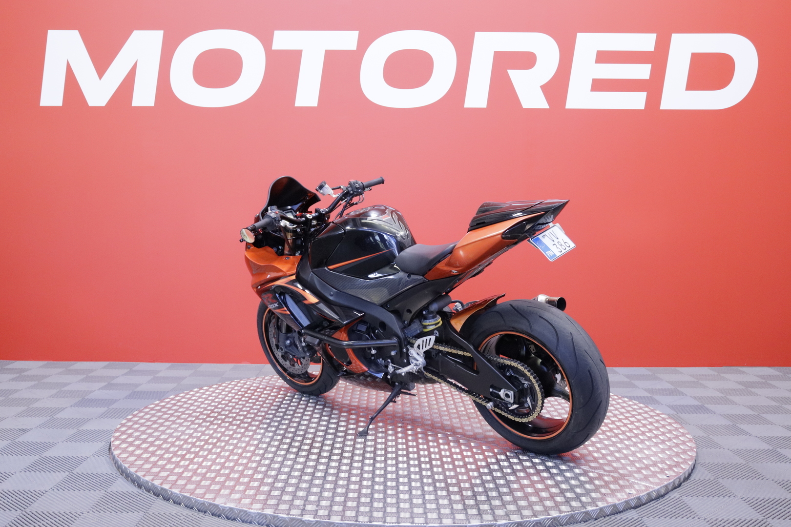 Suzuki - GSX-R - 1000 // Yoshimura / Huoltokirja / Suomi-Pyörä / Fat Bar / Kaatumaraudat // - Moottoripyörä