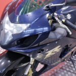 Suzuki - GSX-R - 750 // Suomi-pyörä / Ohjausiskunvaimennin / Kaatumatapit // - Moottoripyörä