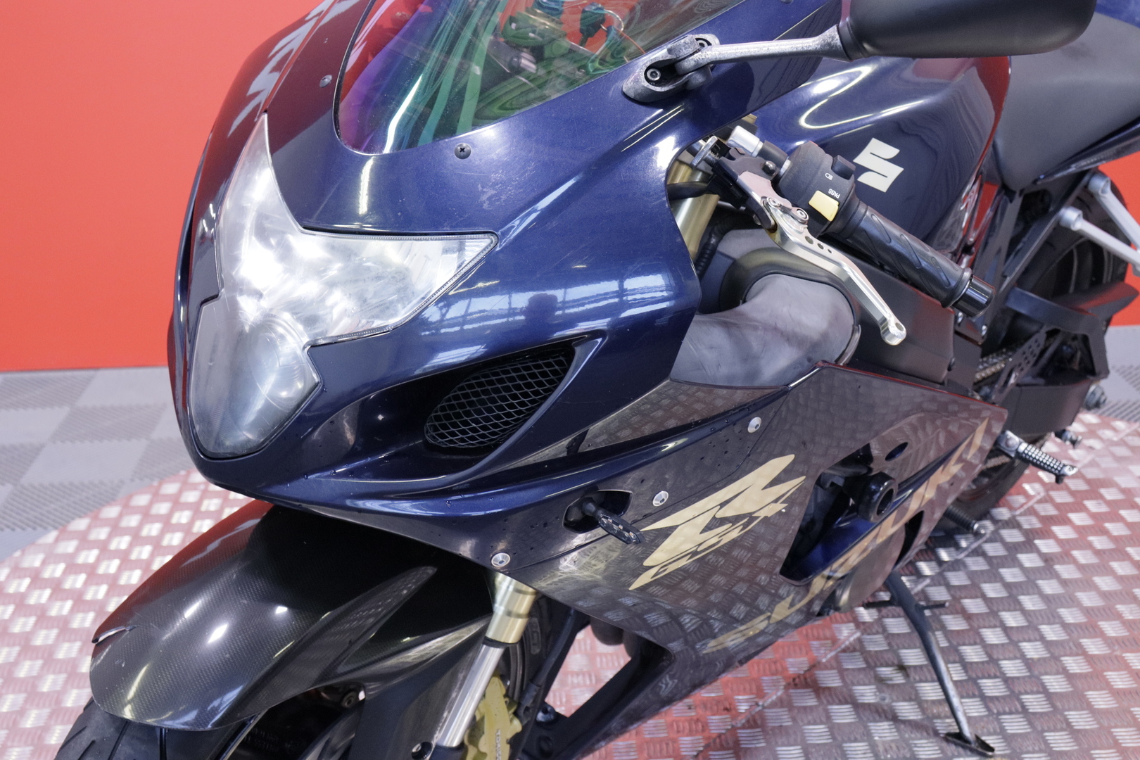 Suzuki - GSX-R - 750 // Suomi-pyörä / Ohjausiskunvaimennin / Kaatumatapit // - Moottoripyörä