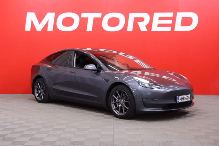 Tesla - Model 3 - Long Range - Sedan