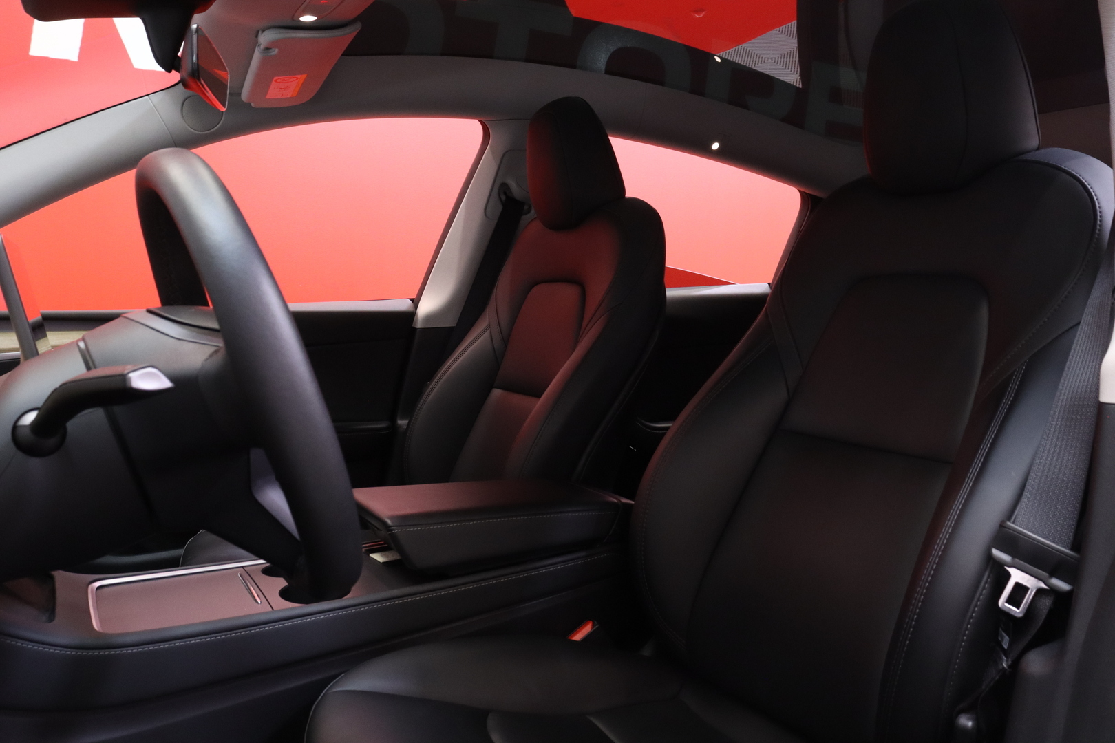 Tesla - Model Y - Long Range AWD / Koukku / 2x renkaat ja vanteet / AMD Ryzen / Lasikatto / Premium Audio / - Maastoauto