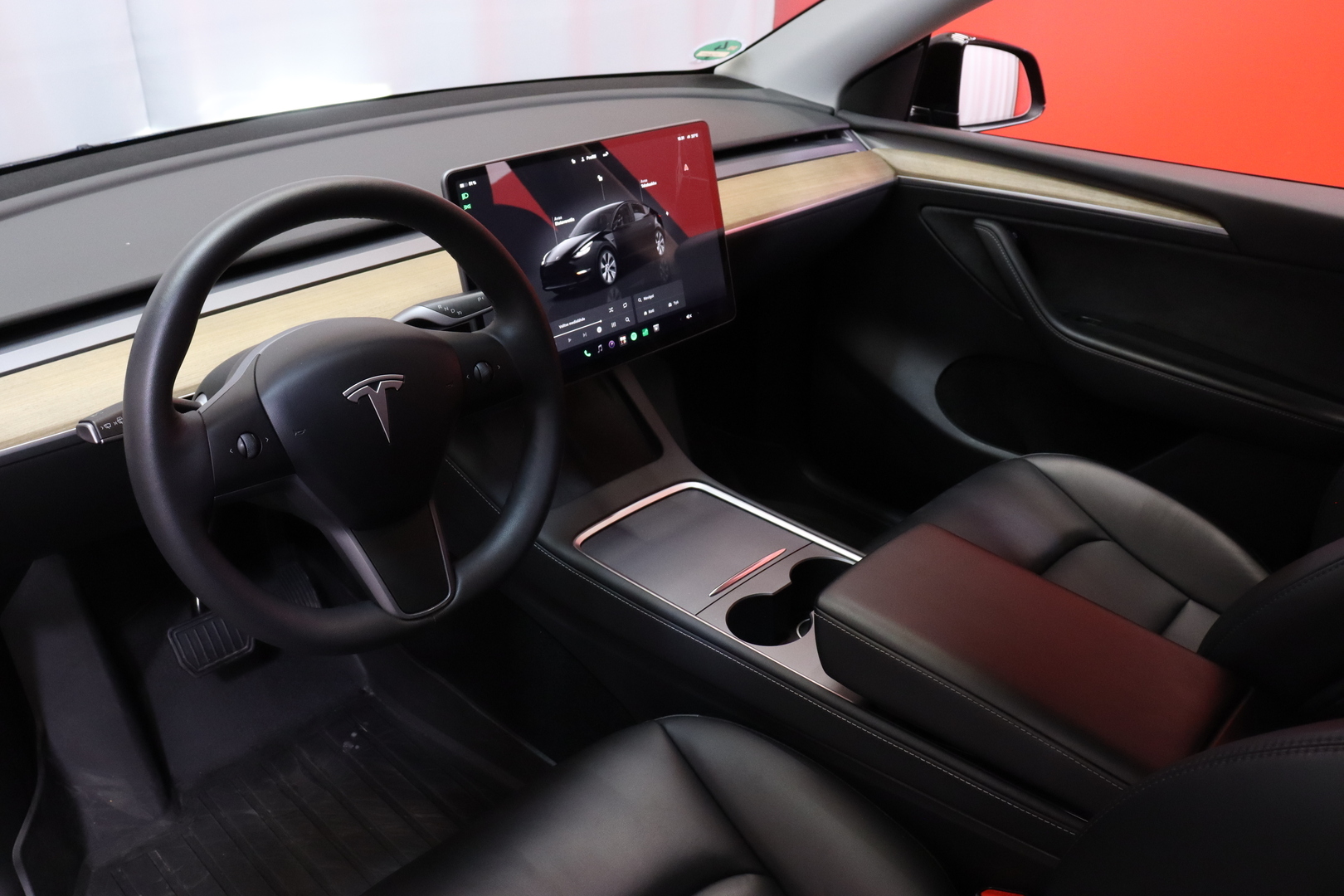 Tesla - Model Y - Long Range AWD / Koukku / 2x renkaat ja vanteet / AMD Ryzen / Lasikatto / Premium Audio / - Maastoauto