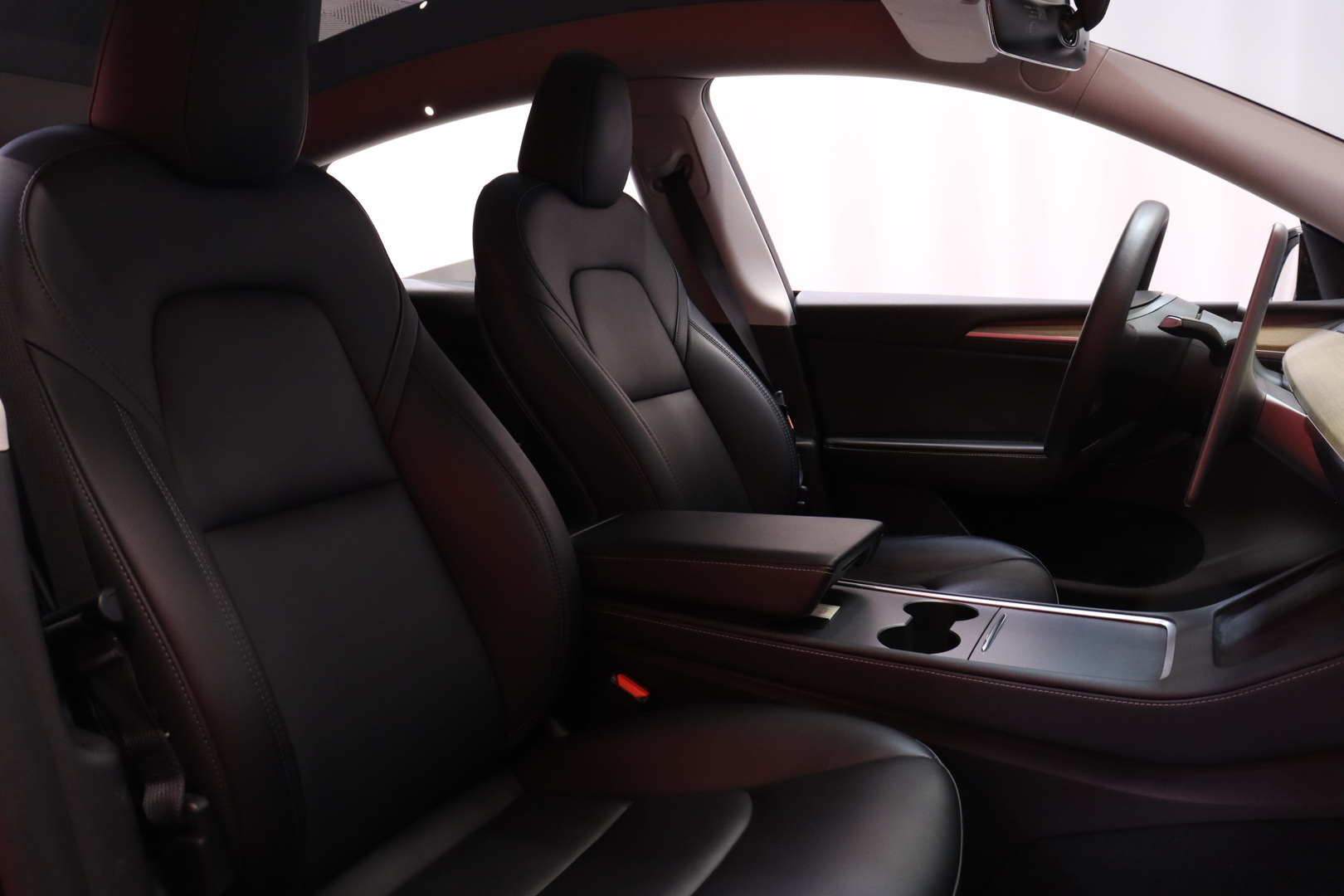 Tesla - Model Y - Long Range AWD / Koukku / 2x renkaat ja vanteet / AMD Ryzen / Lasikatto / Premium Audio / - Maastoauto