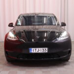 Tesla - Model Y - Long Range AWD / Koukku / 2x renkaat ja vanteet / AMD Ryzen / Lasikatto / Premium Audio / - Maastoauto