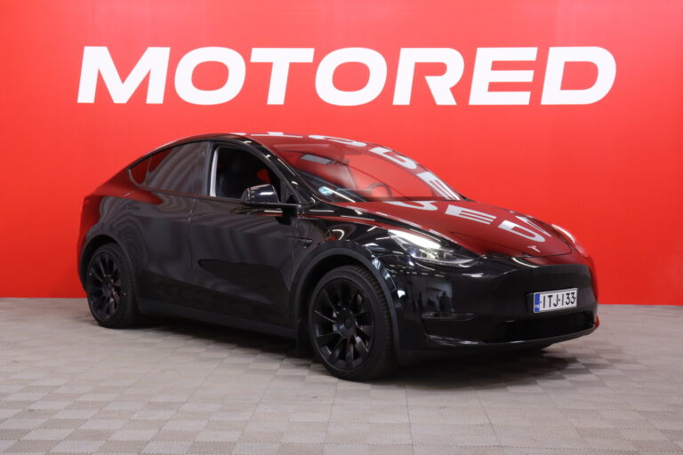 Tesla - Model Y - Long Range AWD / Koukku / 2x renkaat ja vanteet / AMD Ryzen / Lasikatto / Premium Audio / - Maastoauto