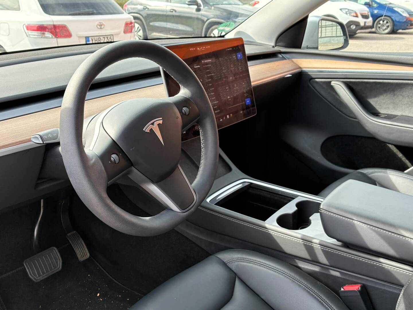 Tesla - Model Y - Long Range - Maastoauto