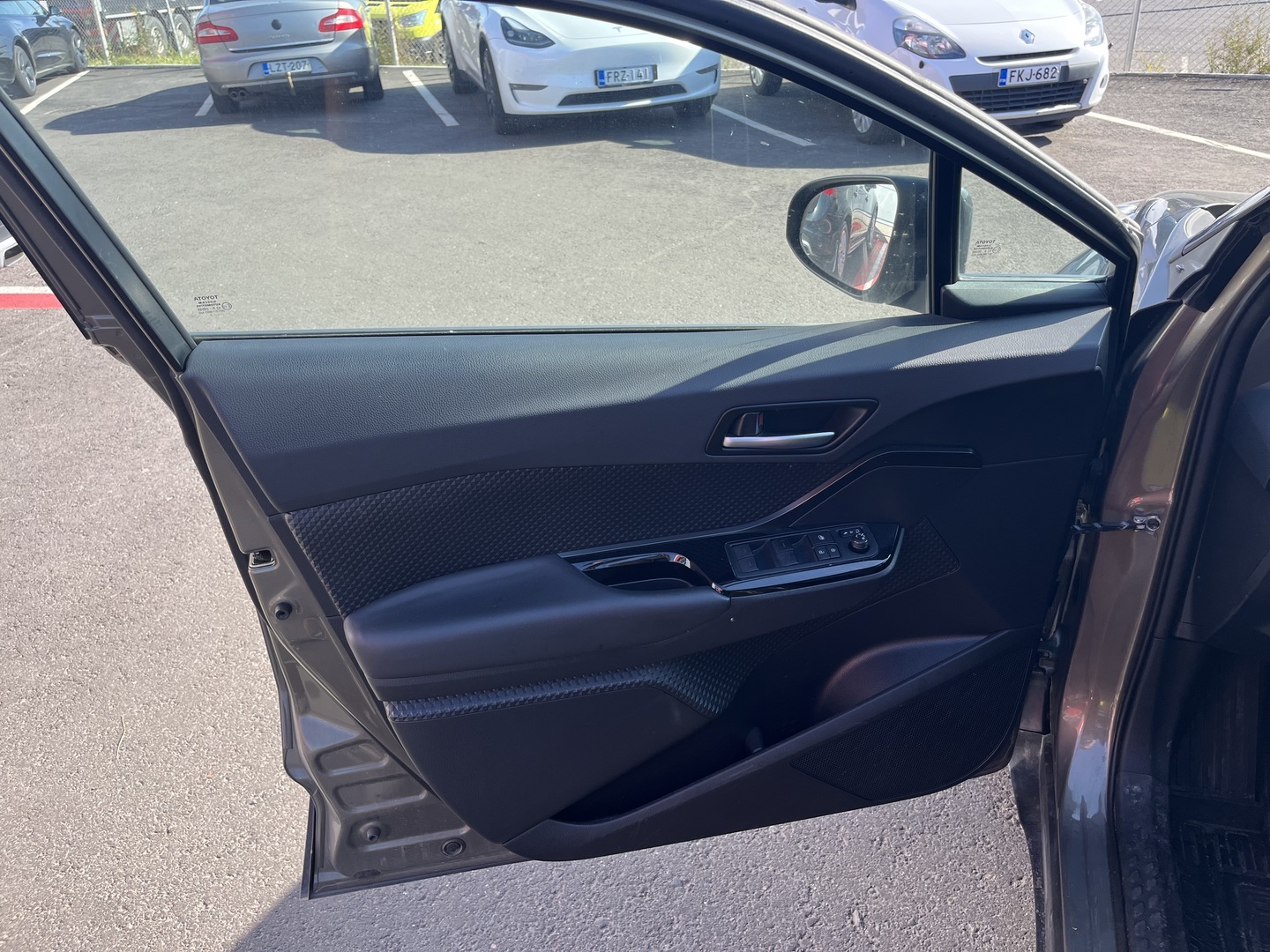 Toyota - C-HR - 1,8 Hybrid Intense Edition - Maastoauto