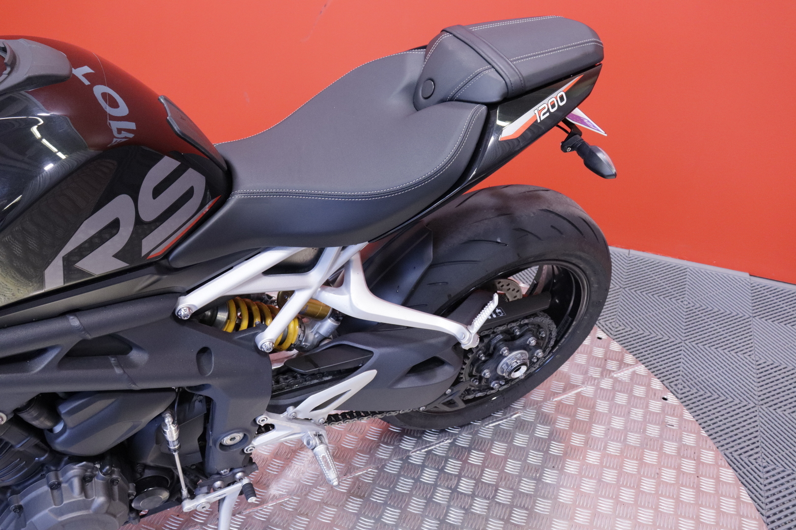 Triumph - SPEED TRIPLE - 1200 RS // Suomi-pyörä / Pro Race / Ajomodet / Shifter // - Moottoripyörä