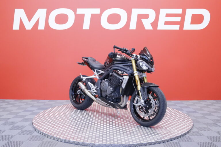 Triumph - SPEED TRIPLE - 1200 RS // Suomi-pyörä / Pro Race / Ajomodet / Shifter // - Moottoripyörä