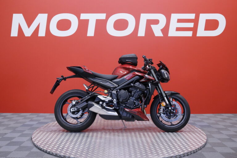 Triumph STREET TRIPLE