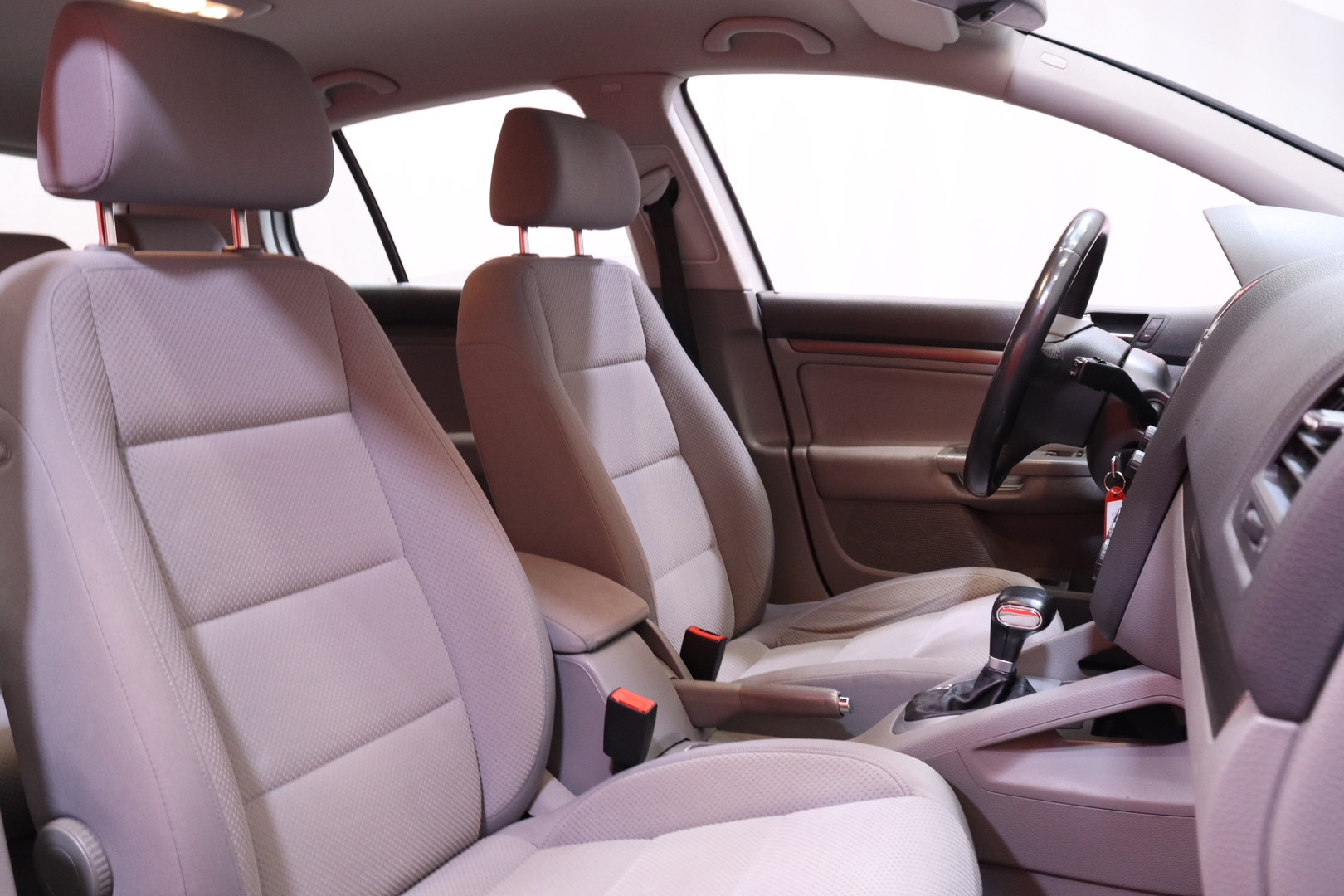 Volkswagen - Golf - 4D GOLF HATCHBACK 1.6FSI ** MYYDÄÄN HUUTOKAUPAT.COM ! ** - Viistoperä