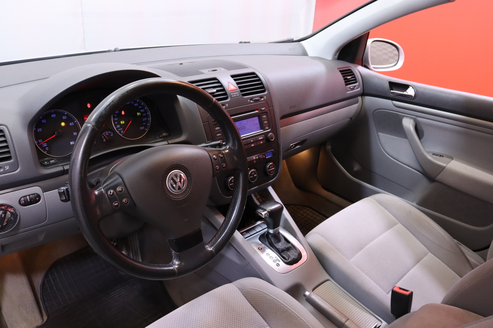 Volkswagen - Golf - 4D GOLF HATCHBACK 1.6FSI ** MYYDÄÄN HUUTOKAUPAT.COM ! ** - Viistoperä