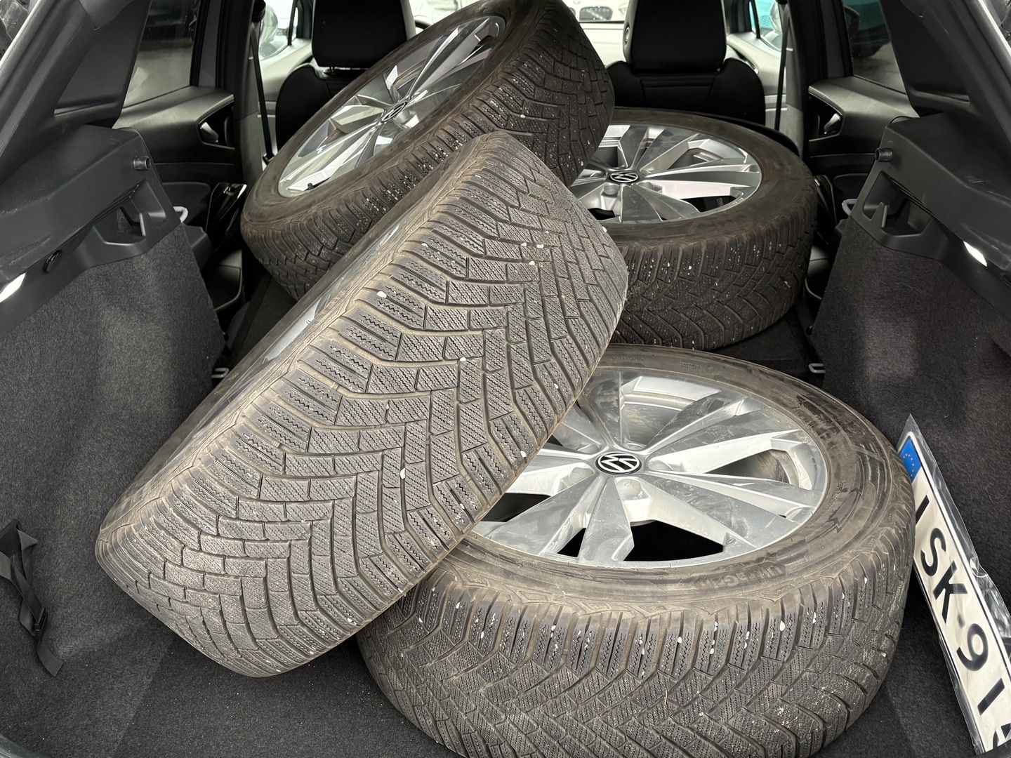 Volkswagen - ID.4 - Pro Comfort 75-v Juhlamalli 210 kW, akku 77 kWh - Maastoauto